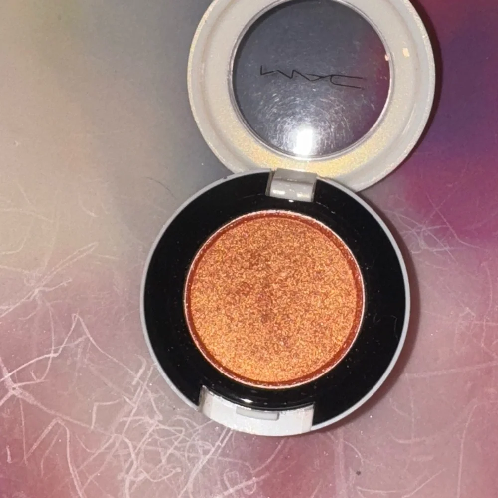 MAC Firespot Eyeshadow~Moontbathe